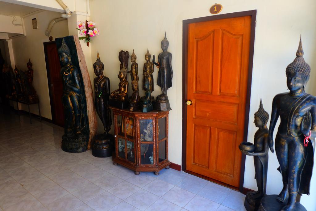 J-Safe Guesthouse Сукотаи Экстерьер фото